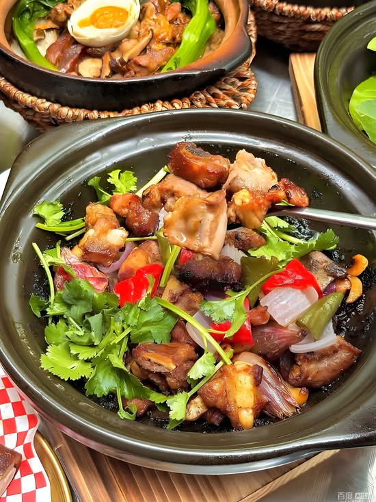 Three Cup Sauce Pork Ribs Hot Pot 三杯排骨煲
